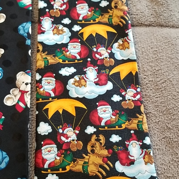 8 Christmas Ties - Picture 6 of 7